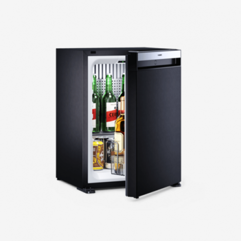 Minibar com porta opaca